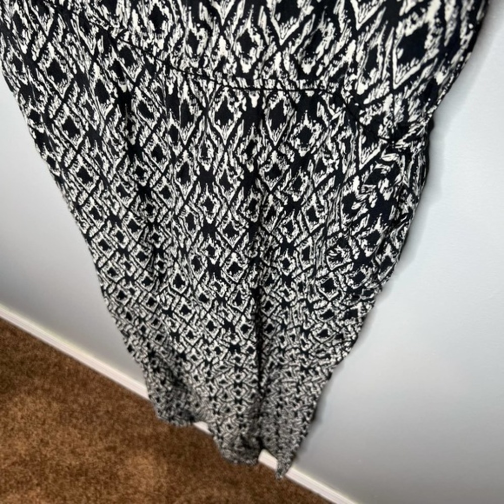 Max Studio black & white ikat sleeveless cropped jumpsuit pockets size medium - Picture 7 of 8
